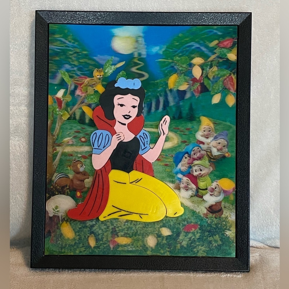 VTG 60’s Disney Magnetic Snow White 3D Puzzle plastic pieces Hologram Framed